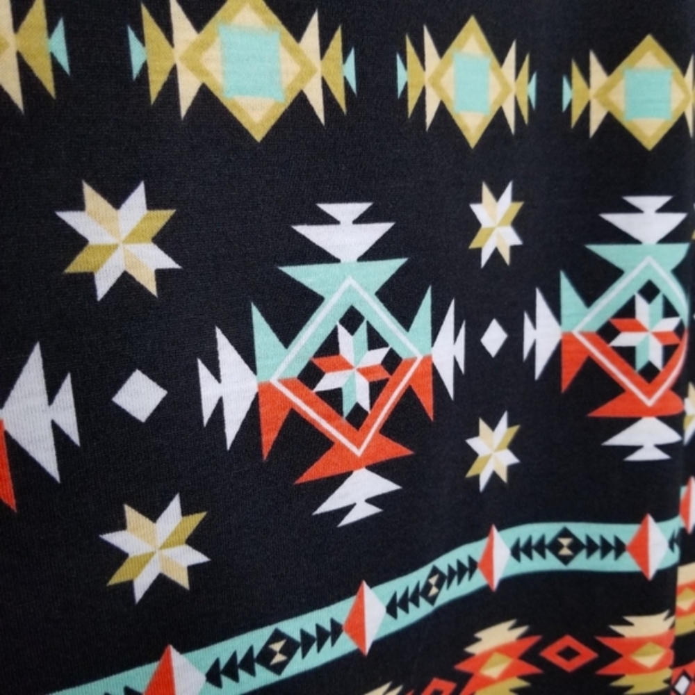 LuLaRoe BNWT L Randy tee - orange Aztec - Picture 6 of 8